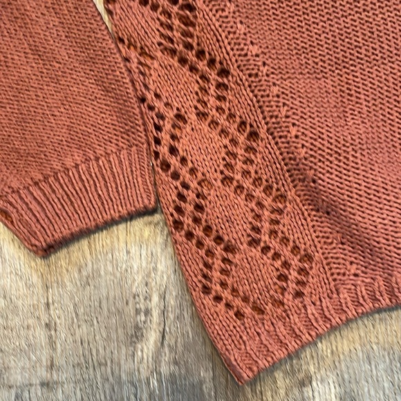 Cupcake Clothing Chunky Dropped‎ Shoulder V-Neck Knit Sweater - Picture 4 of 8